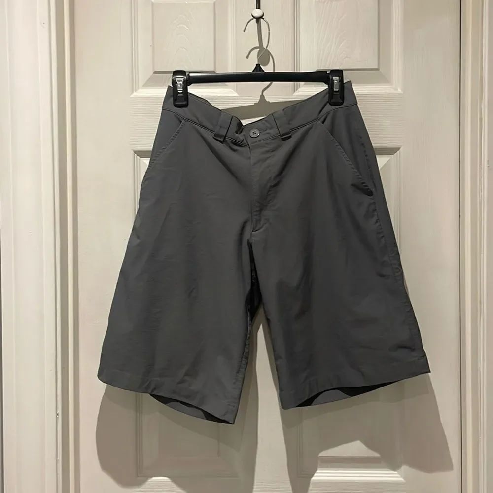 Under Armour heatgear shorts SZ 30